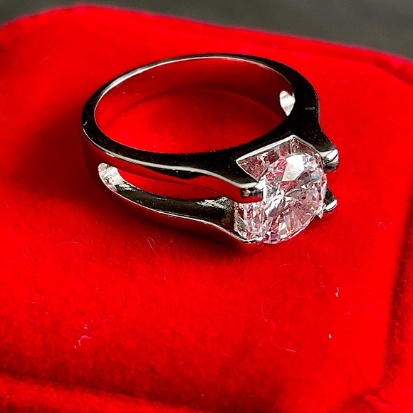 18K White Gold Ring - Triple Plated. Rhodium Finish CZ. NEW - Picture 1 of 2